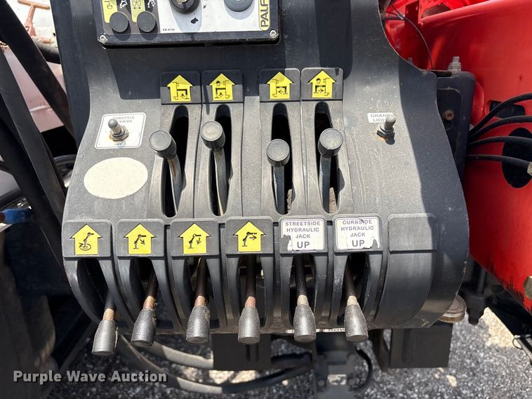 image for item EG9090 2014 Freightliner 108SD crane truck