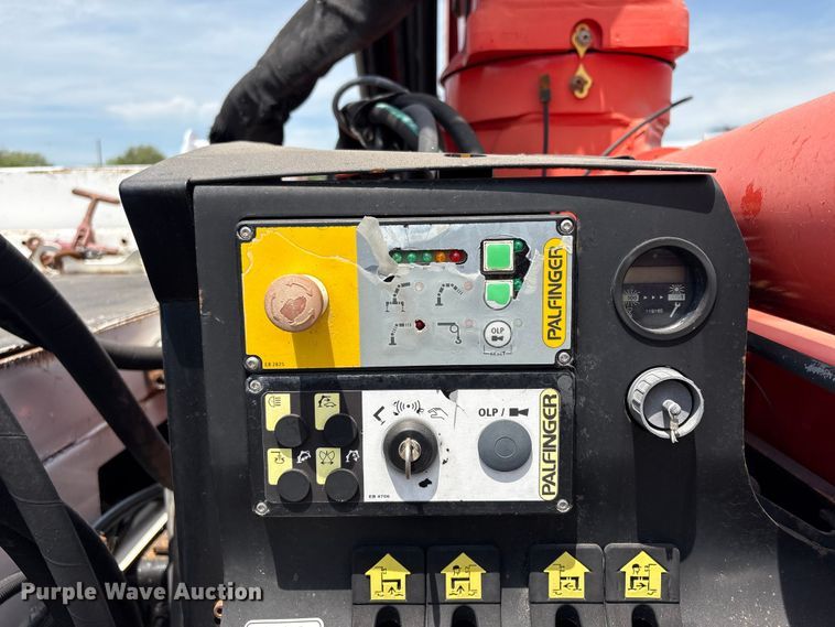 image for item EG9090 2014 Freightliner 108SD crane truck