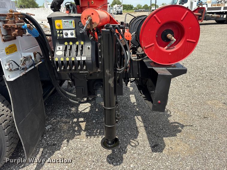 image for item EG9090 2014 Freightliner 108SD crane truck