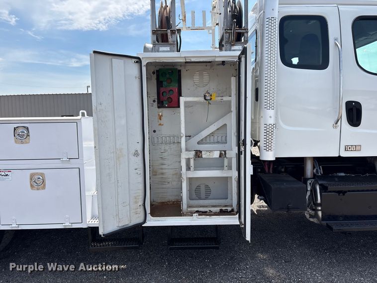 image for item EG9090 2014 Freightliner 108SD crane truck