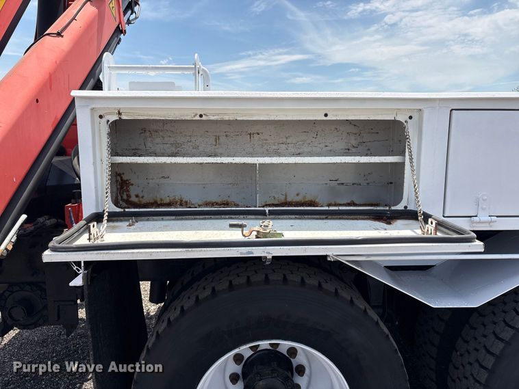 image for item EG9090 2014 Freightliner 108SD crane truck