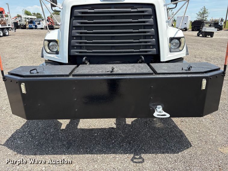 image for item EG9090 2014 Freightliner 108SD crane truck