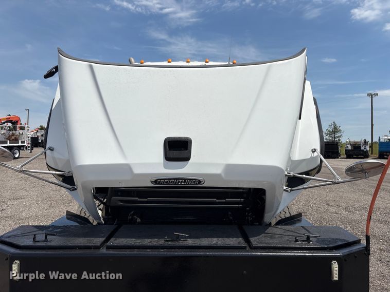 image for item EG9090 2014 Freightliner 108SD crane truck