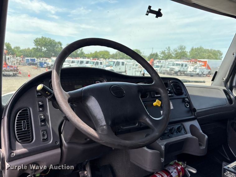 image for item EG9090 2014 Freightliner 108SD crane truck