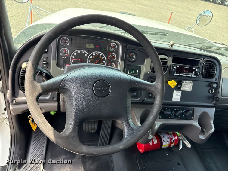 image for item EG9090 2014 Freightliner 108SD crane truck