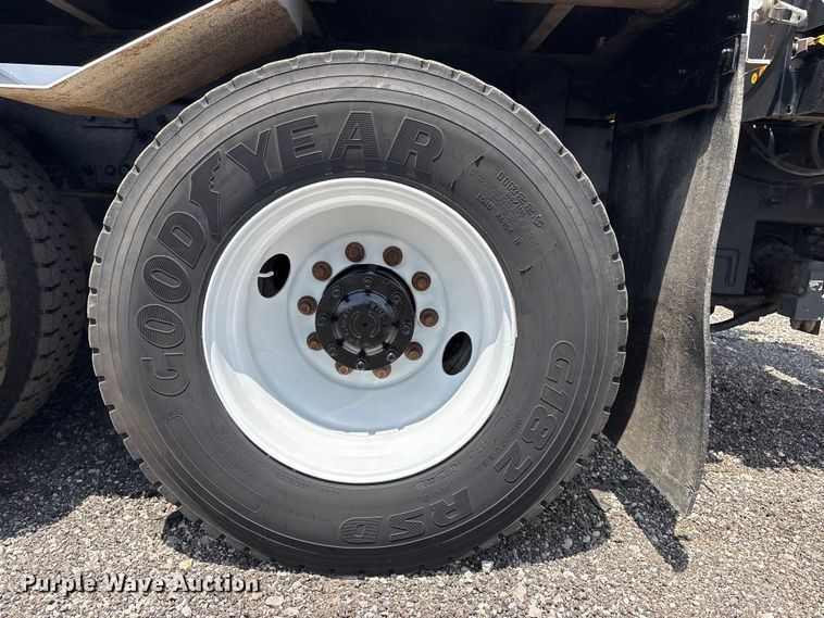 image for item EG9090 2014 Freightliner 108SD crane truck