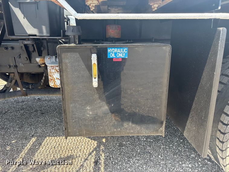 image for item EG9092 2012 Freightliner 114SD crane truck