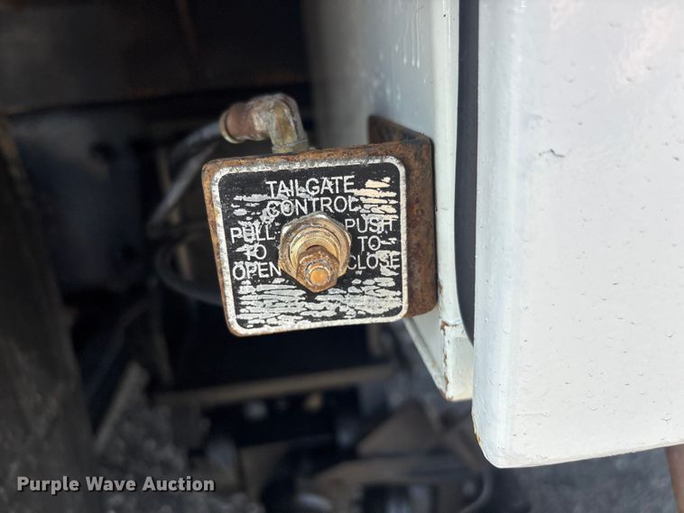 image for item EG9092 2012 Freightliner 114SD crane truck