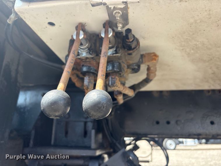 image for item EG9092 2012 Freightliner 114SD crane truck