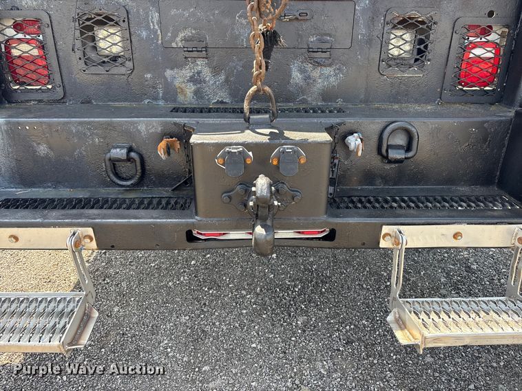 image for item EG9092 2012 Freightliner 114SD crane truck