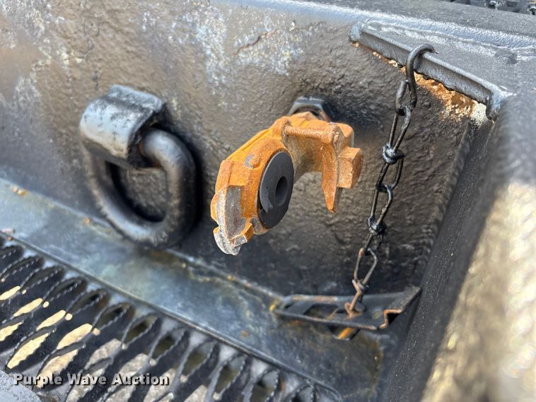 image for item EG9092 2012 Freightliner 114SD crane truck