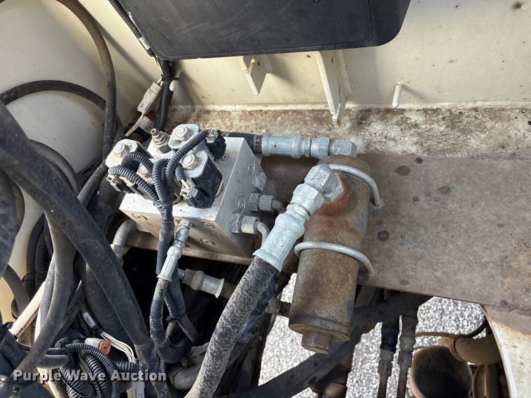 image for item EG9092 2012 Freightliner 114SD crane truck