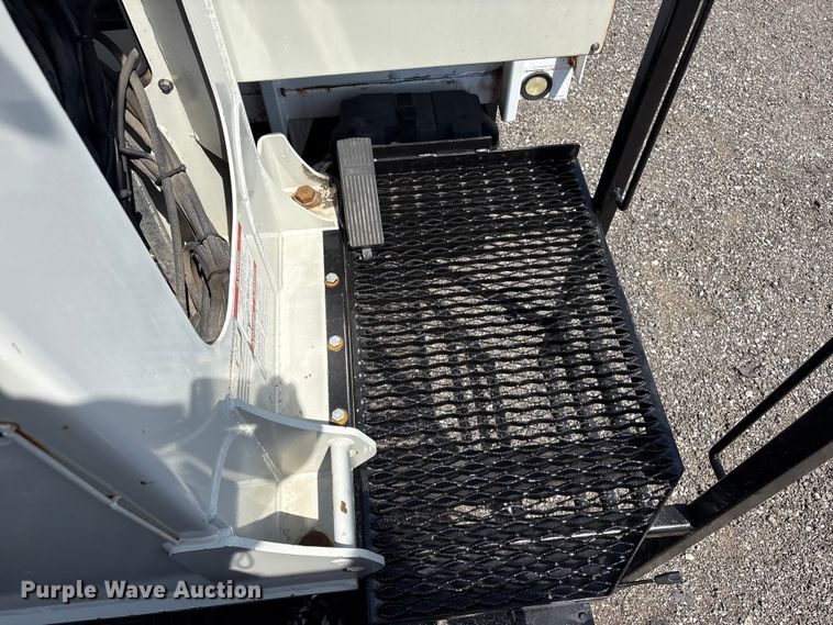 image for item EG9092 2012 Freightliner 114SD crane truck