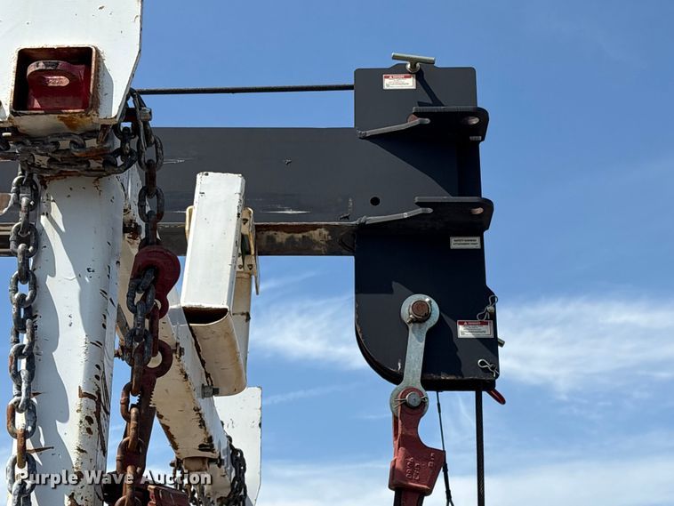 image for item EG9092 2012 Freightliner 114SD crane truck
