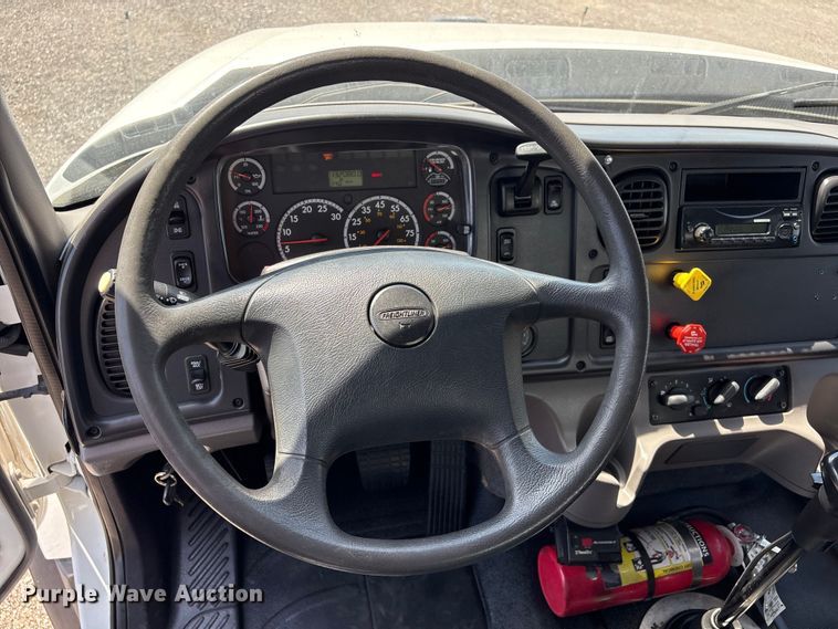 image for item EG9092 2012 Freightliner 114SD crane truck