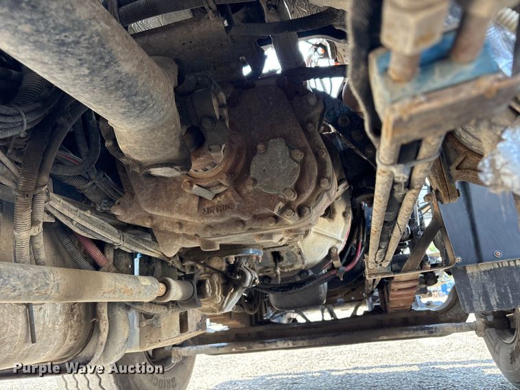 image for item EG9092 2012 Freightliner 114SD crane truck