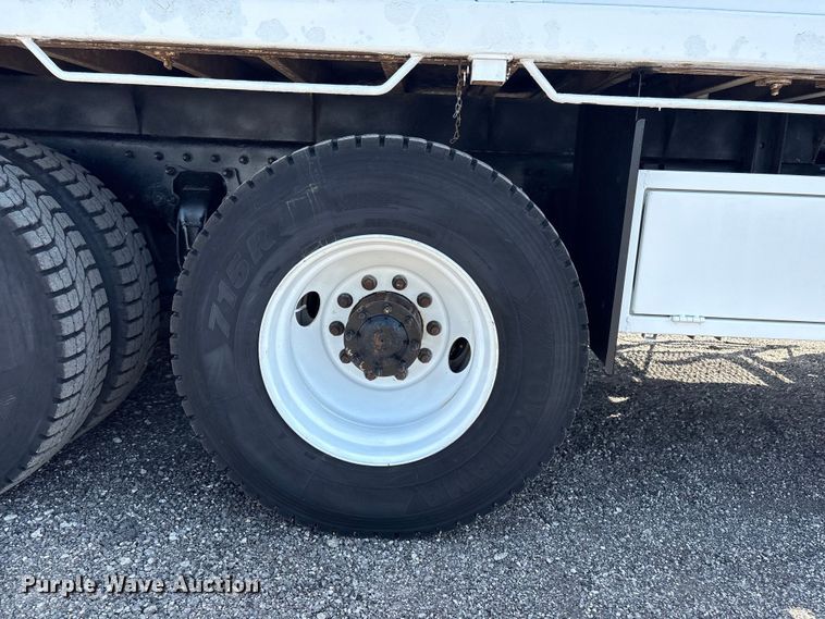 image for item EG9092 2012 Freightliner 114SD crane truck