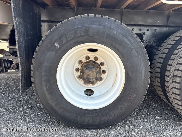 image for item EG9092 2012 Freightliner 114SD crane truck