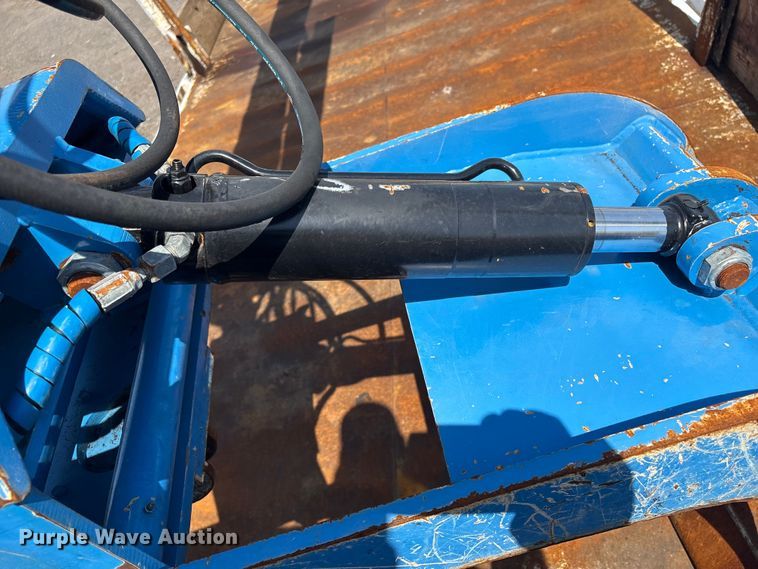 image for item EG9093 2013 Freightliner Business Class M2 crane truck