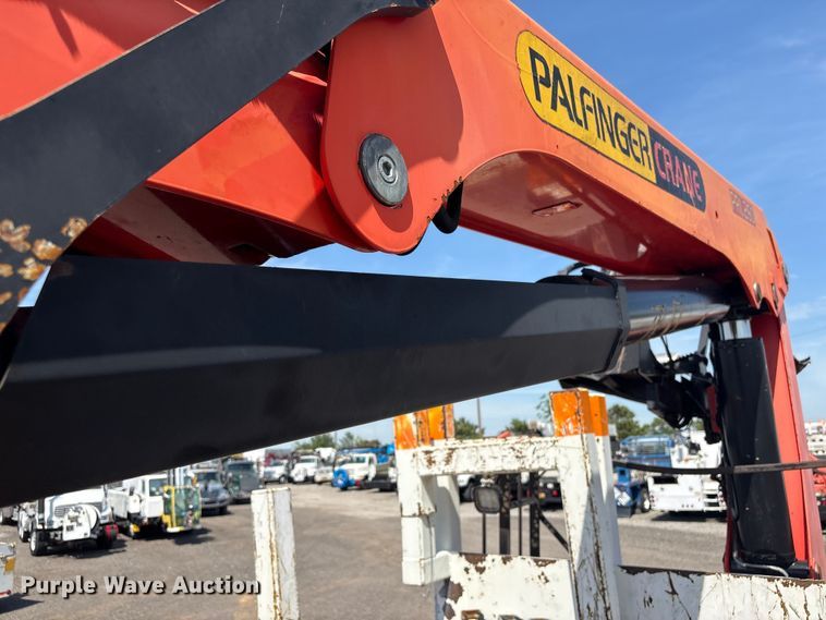 image for item EG9093 2013 Freightliner Business Class M2 crane truck