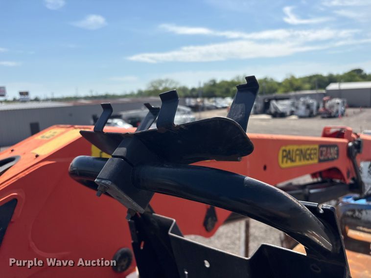 image for item EG9093 2013 Freightliner Business Class M2 crane truck