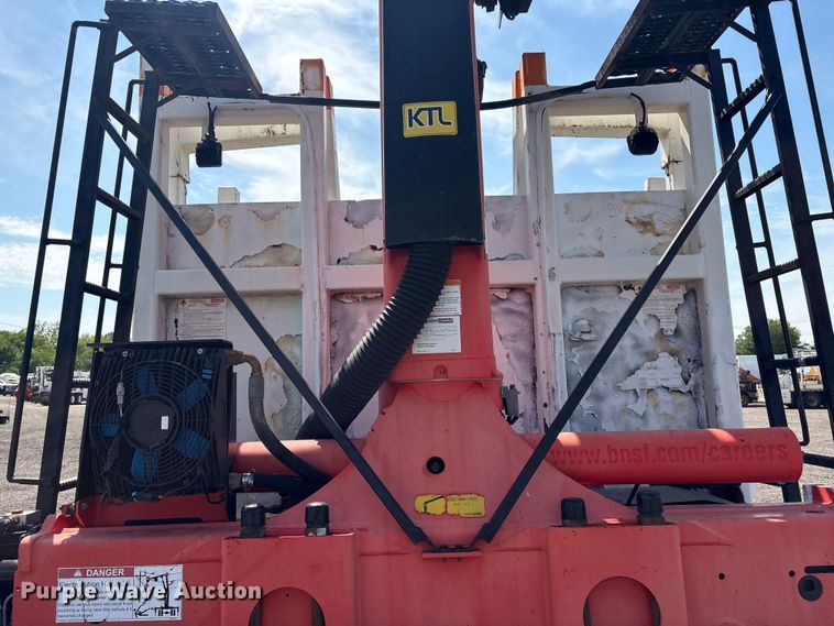 image for item EG9093 2013 Freightliner Business Class M2 crane truck