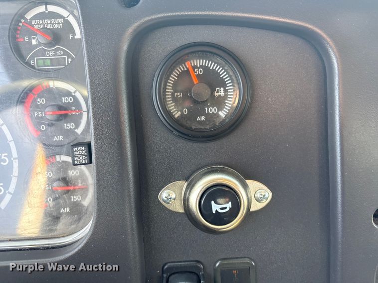 image for item EG9093 2013 Freightliner Business Class M2 crane truck