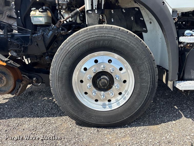 image for item EG9093 2013 Freightliner Business Class M2 crane truck