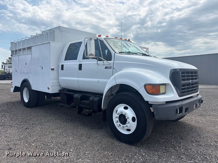 image for item EG9097 2002 Ford F750 Super Duty Crew Cab utility / service truck
