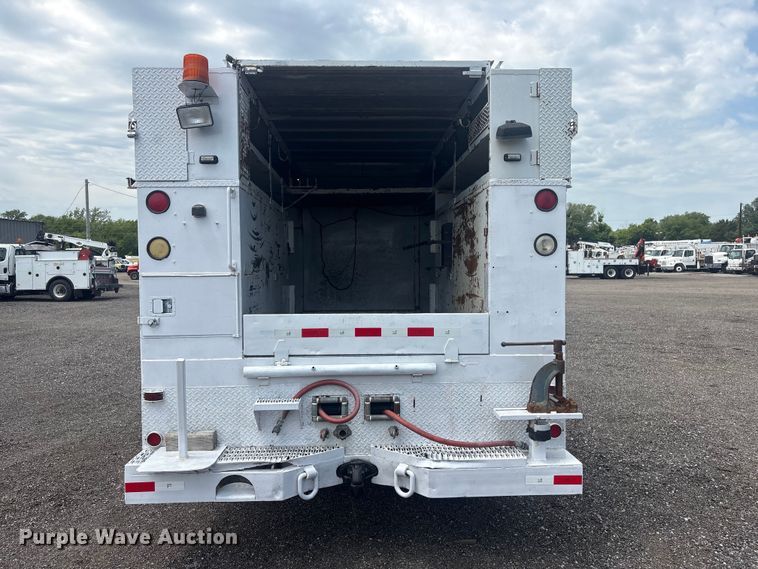 image for item EG9097 2002 Ford F750 Super Duty Crew Cab utility / service truck