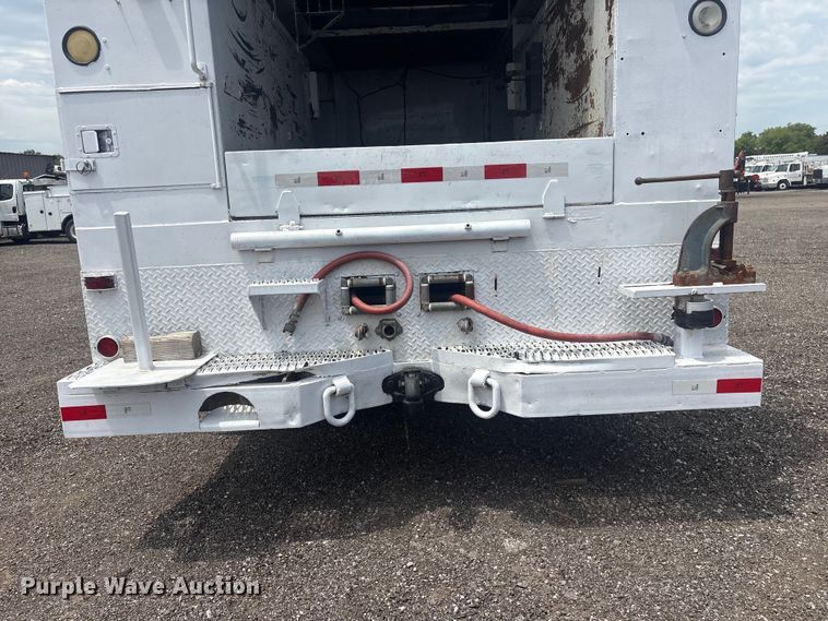 image for item EG9097 2002 Ford F750 Super Duty Crew Cab utility / service truck