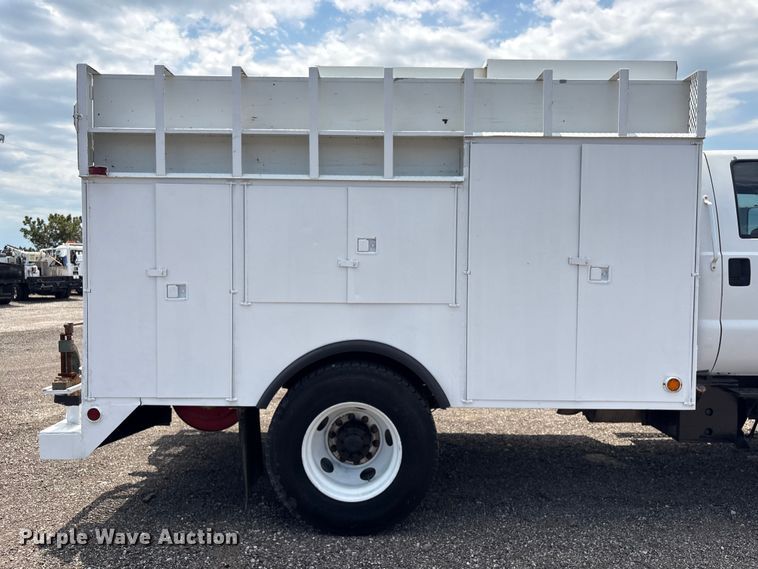 image for item EG9097 2002 Ford F750 Super Duty Crew Cab utility / service truck