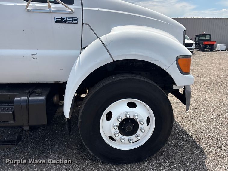 image for item EG9097 2002 Ford F750 Super Duty Crew Cab utility / service truck