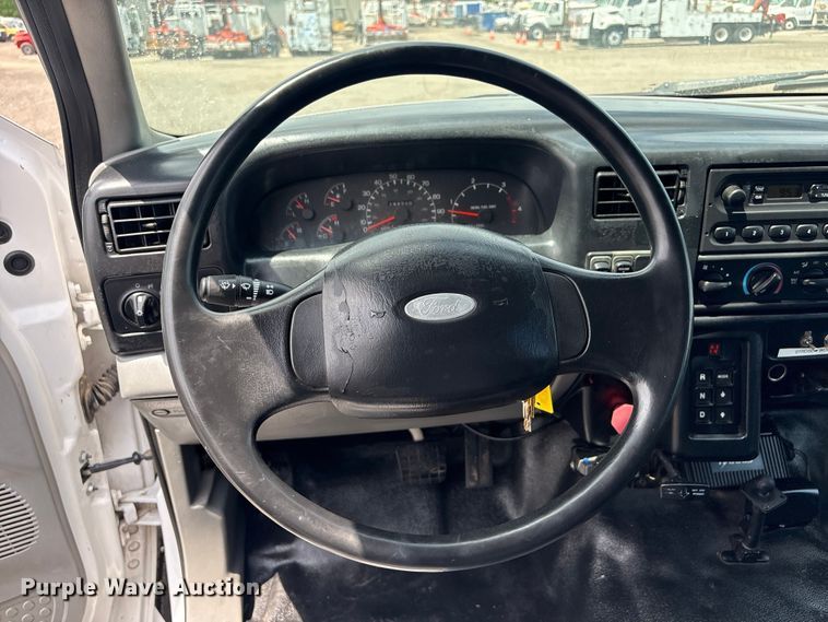 image for item EG9097 2002 Ford F750 Super Duty Crew Cab utility / service truck