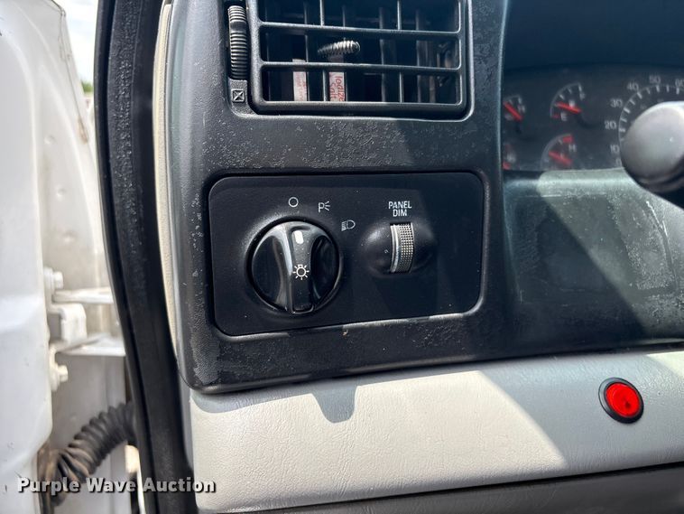 image for item EG9097 2002 Ford F750 Super Duty Crew Cab utility / service truck