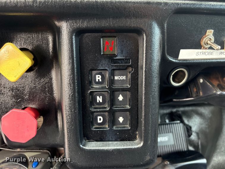 image for item EG9097 2002 Ford F750 Super Duty Crew Cab utility / service truck