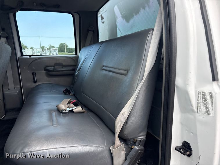 image for item EG9097 2002 Ford F750 Super Duty Crew Cab utility / service truck