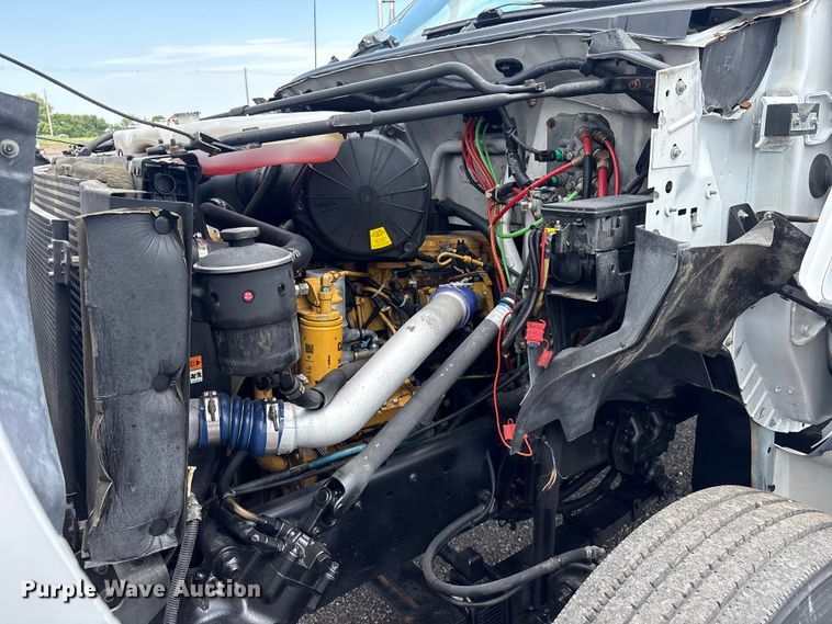 image for item EG9097 2002 Ford F750 Super Duty Crew Cab utility / service truck