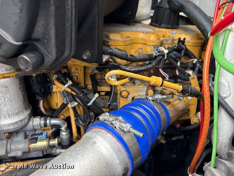 image for item EG9097 2002 Ford F750 Super Duty Crew Cab utility / service truck