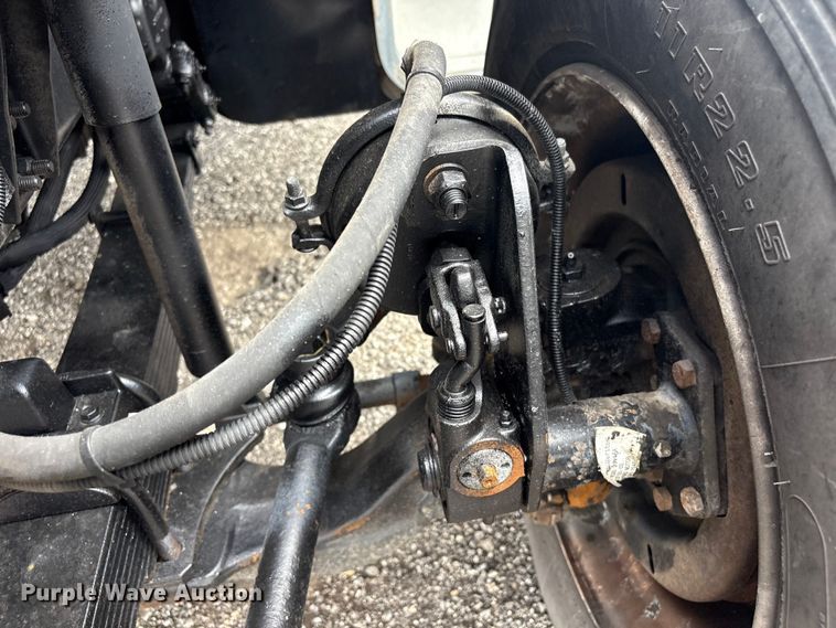 image for item EG9097 2002 Ford F750 Super Duty Crew Cab utility / service truck