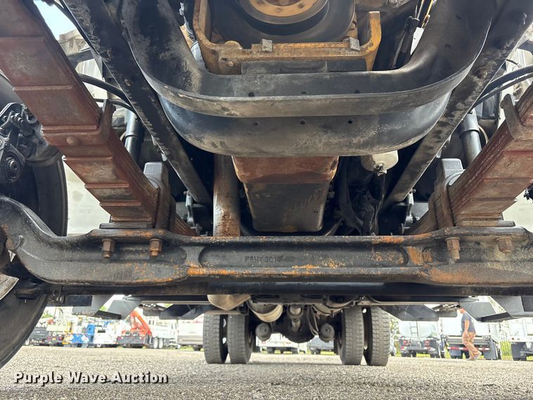image for item EG9097 2002 Ford F750 Super Duty Crew Cab utility / service truck