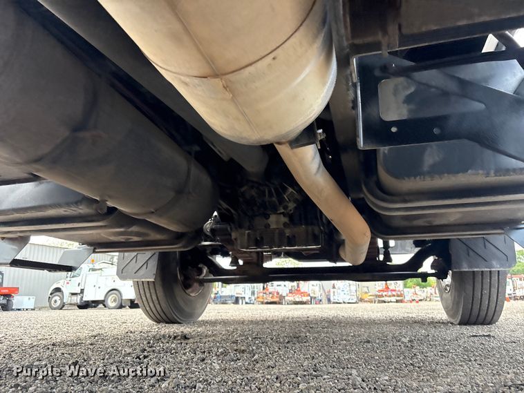 image for item EG9097 2002 Ford F750 Super Duty Crew Cab utility / service truck