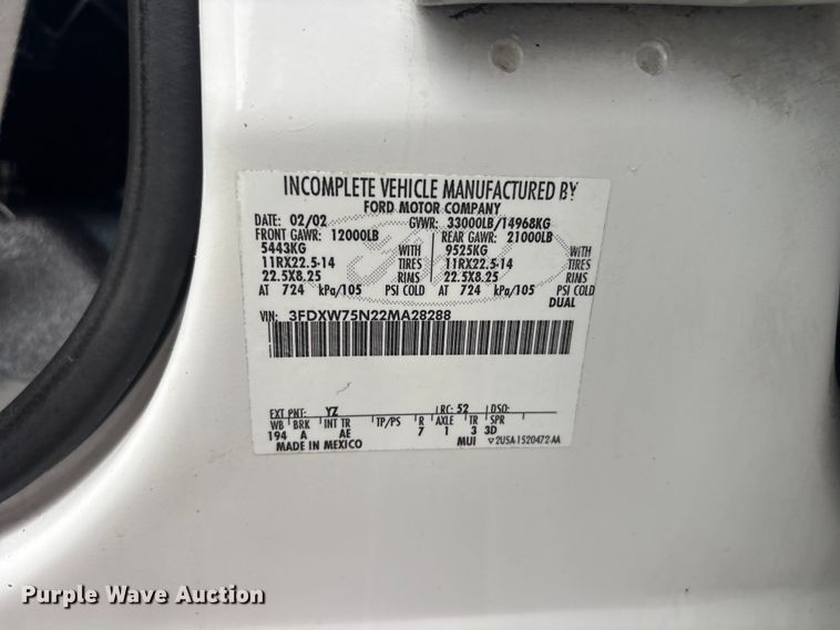 image for item EG9097 2002 Ford F750 Super Duty Crew Cab utility / service truck