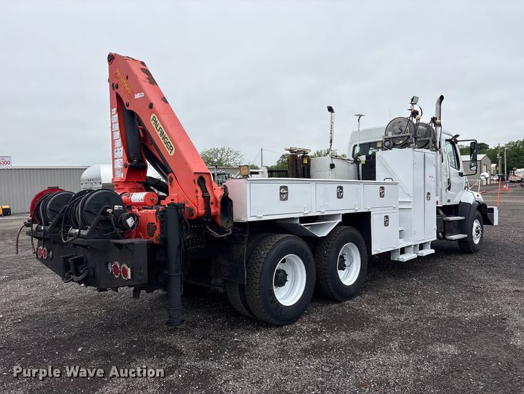 image for item EG9100 2014 Freightliner 108SD crane truck