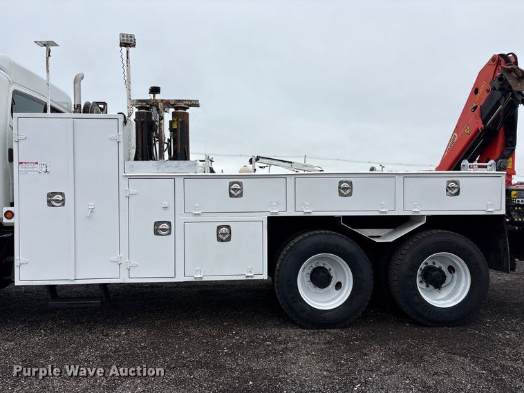 image for item EG9100 2014 Freightliner 108SD crane truck