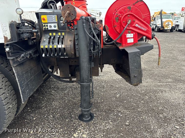 image for item EG9100 2014 Freightliner 108SD crane truck