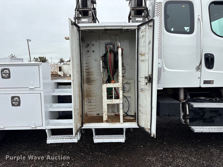 image for item EG9100 2014 Freightliner 108SD crane truck