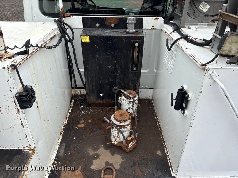 image for item EG9100 2014 Freightliner 108SD crane truck