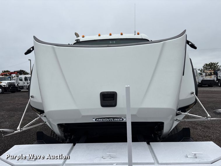 image for item EG9100 2014 Freightliner 108SD crane truck