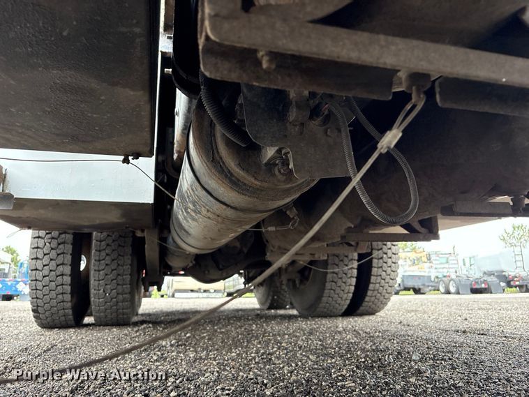 image for item EG9100 2014 Freightliner 108SD crane truck